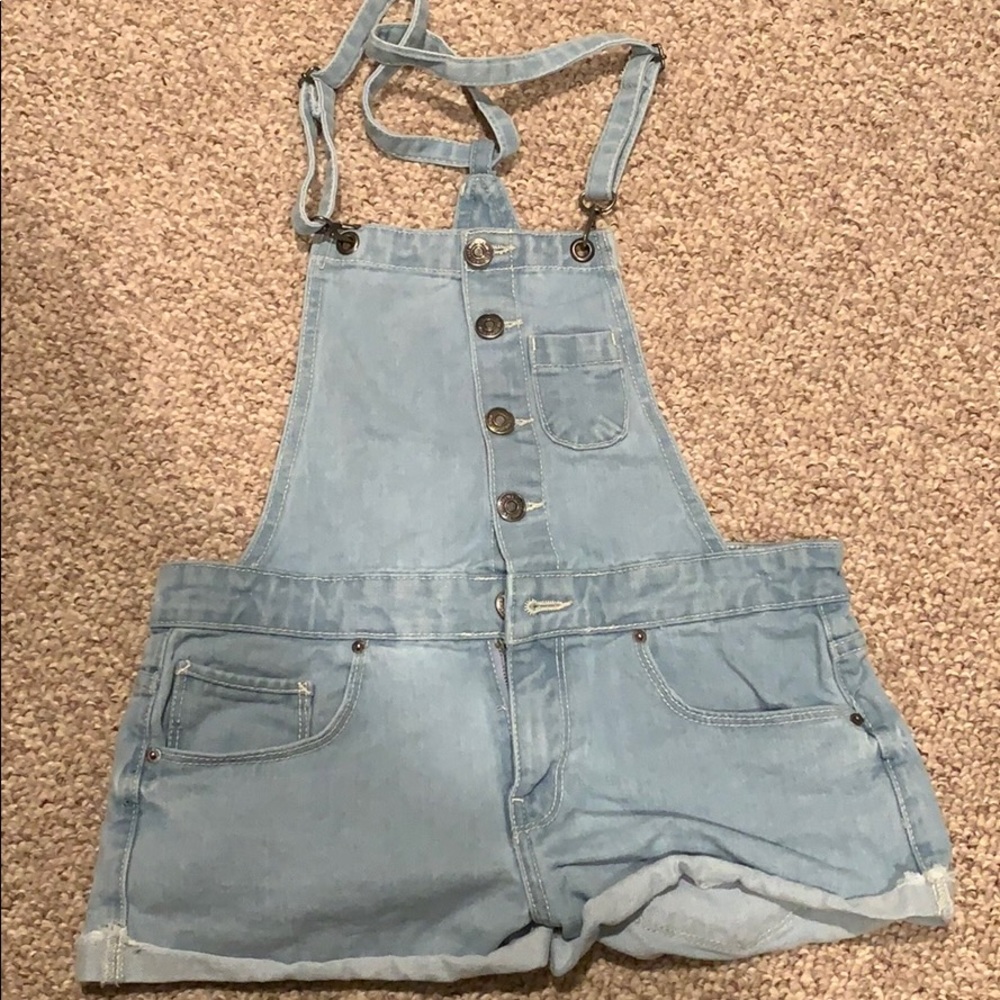 *3 for $20*/Forever 21 jean short overalls size 25